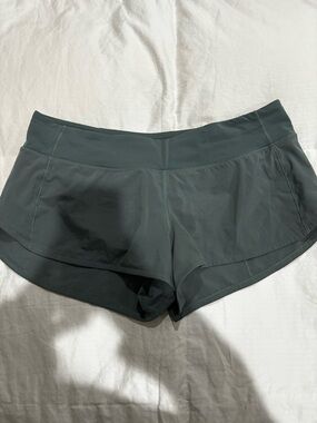 Lululemon Speed Up 2.5” Shorts in Aquatic Green Size 10